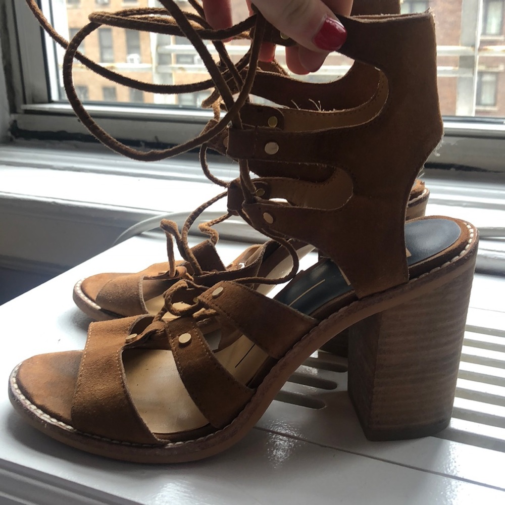 Dolce Vita SZ 7.5 beige chunk heels lace-up/tie